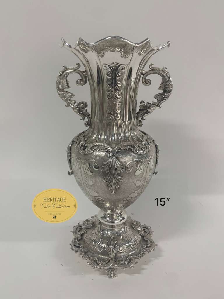 VASE WITH HANDLE
