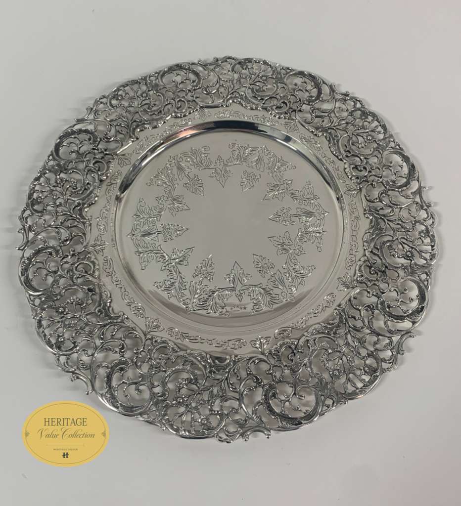 ROUND CHARGER LACE BORDER