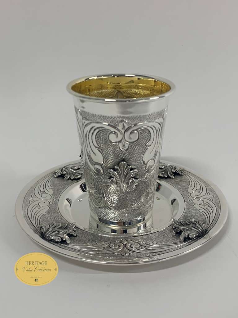 CHASED BECHER SET WITH RIM