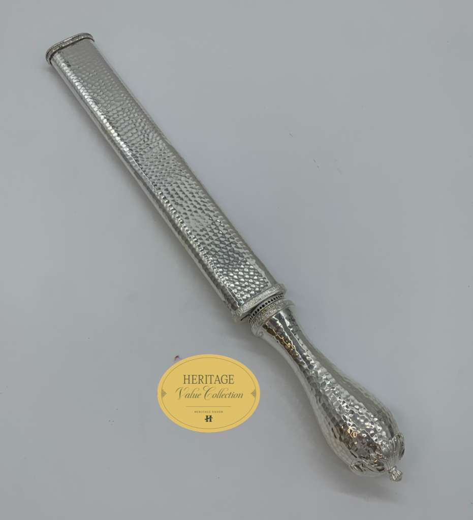 HAMMERED KNIFE WITH HOLDER