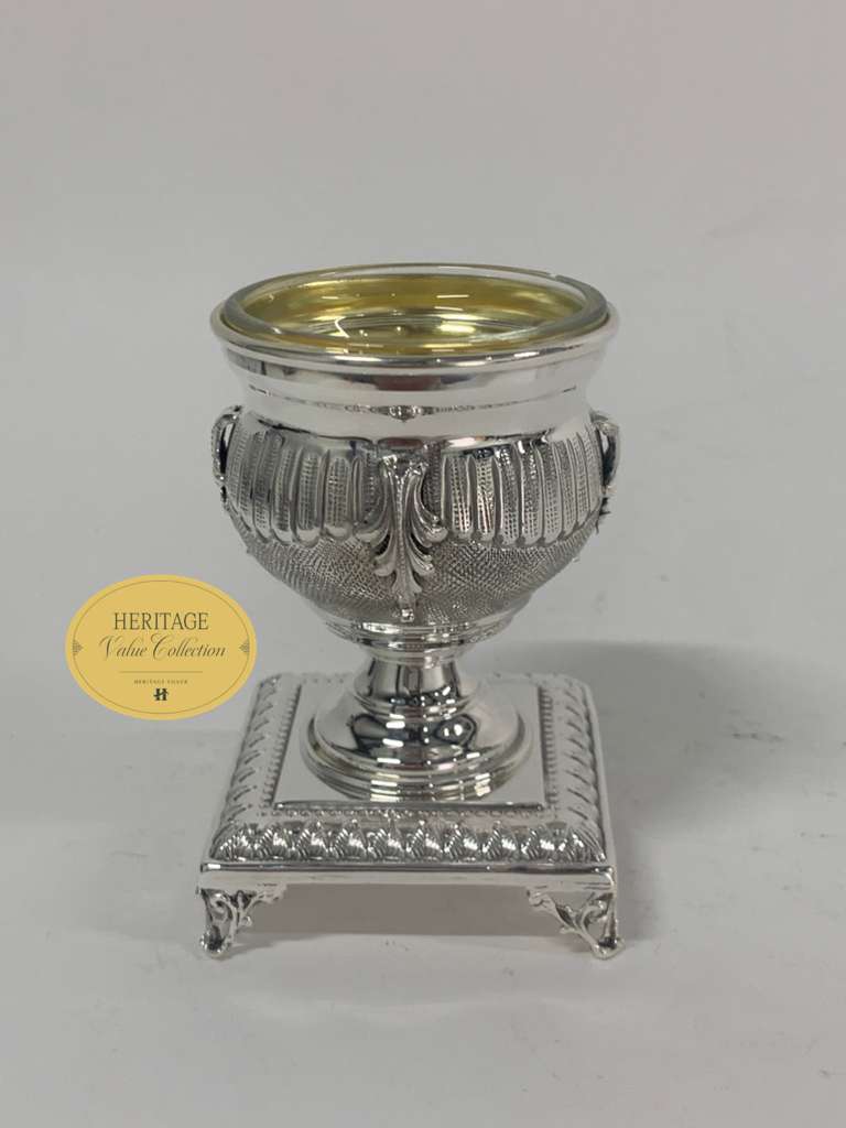 SINGLE SALT HOLDER ON SQUARE BASE