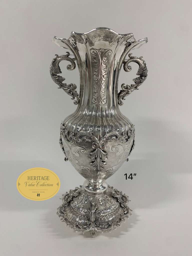 VASE WITH HANDLE