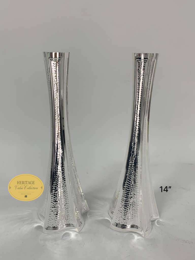 SMOOTH MEDIUM CANDLESTICKS
