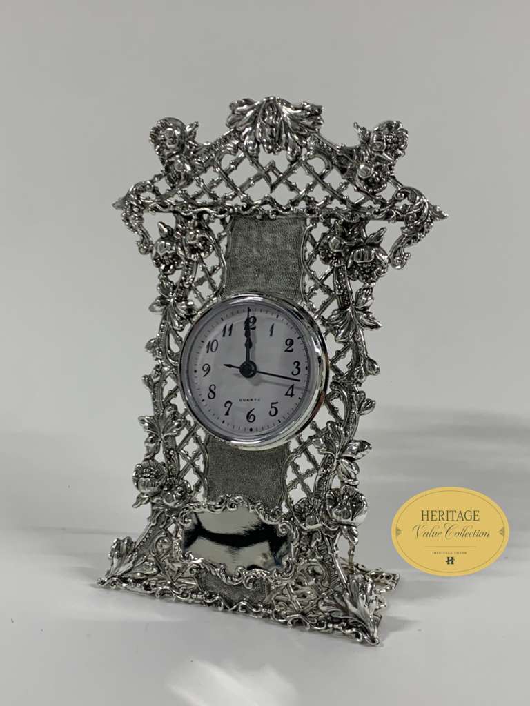 MATT CLOCK LACE BORDER