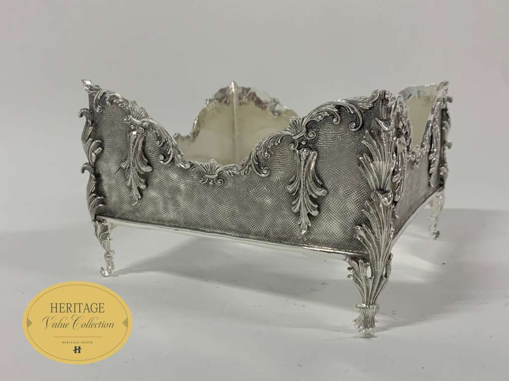 FLAT NAPKIN HOLDER