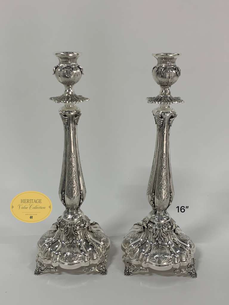 MEDIUM CANDLESTICKS