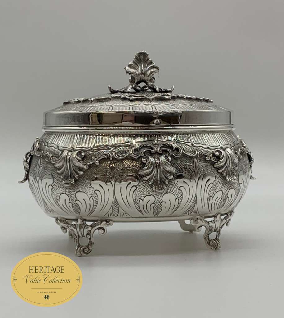 ESROG BOX WITH LEAVES
