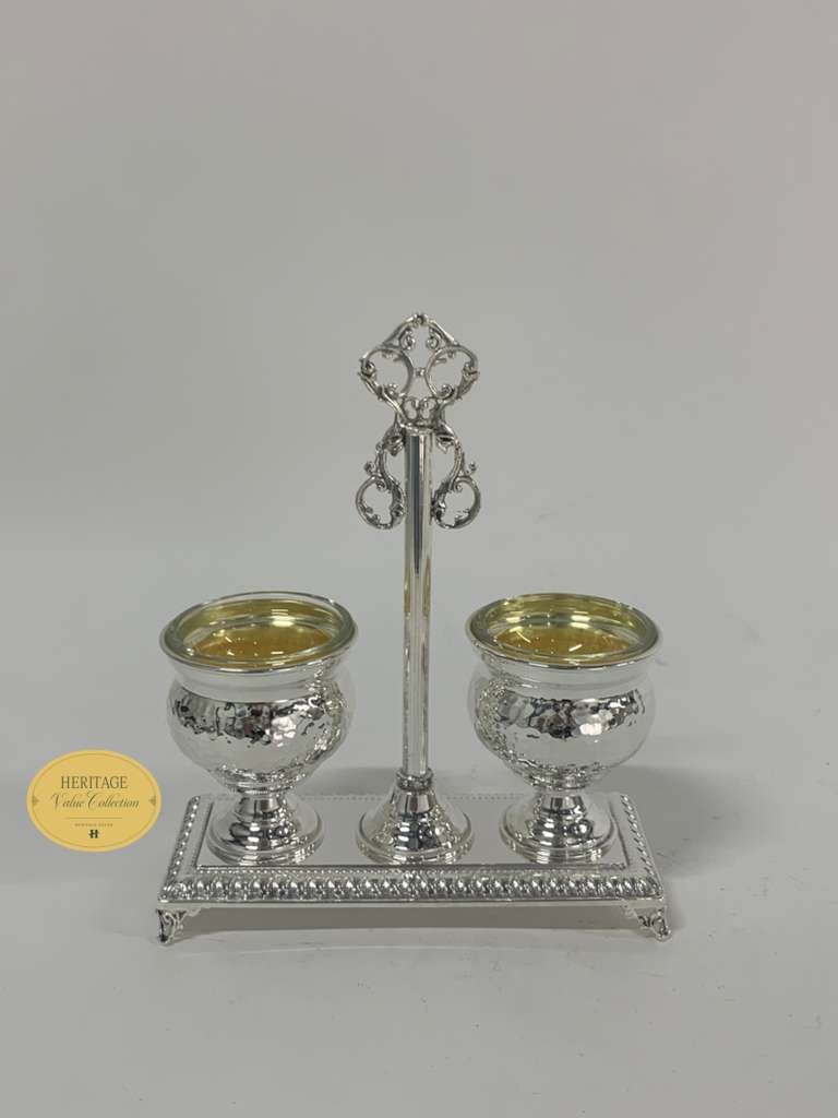 HAMMERED DOUBLE SALT HOLDER ON BASE