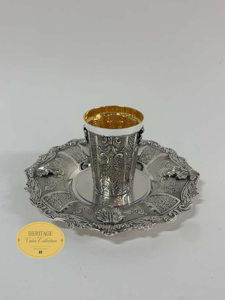 CHASED BECHER SET