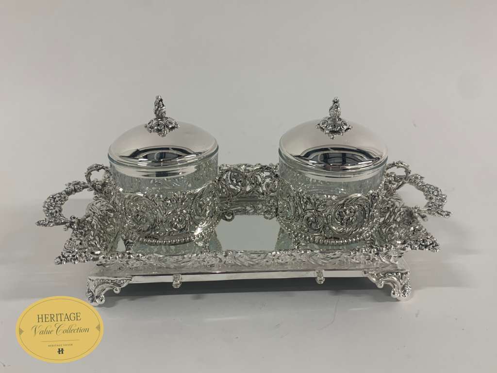 LACE CHAROSES SET WITH TRAY AND HANDLE