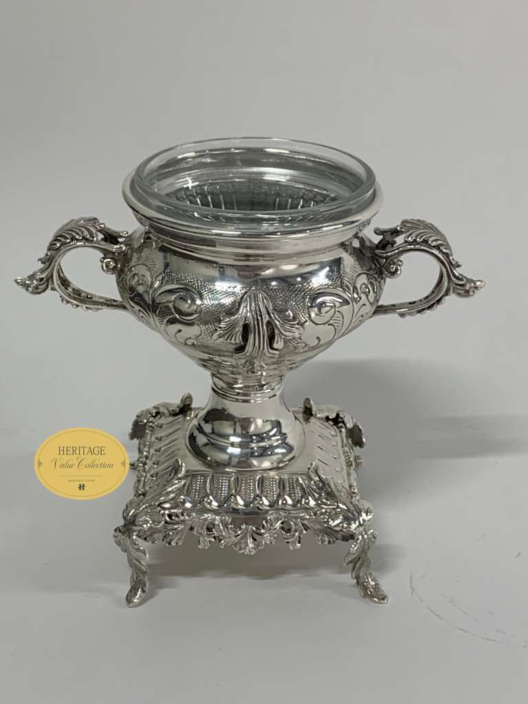 SINGLE SALT HOLDER ON BASE