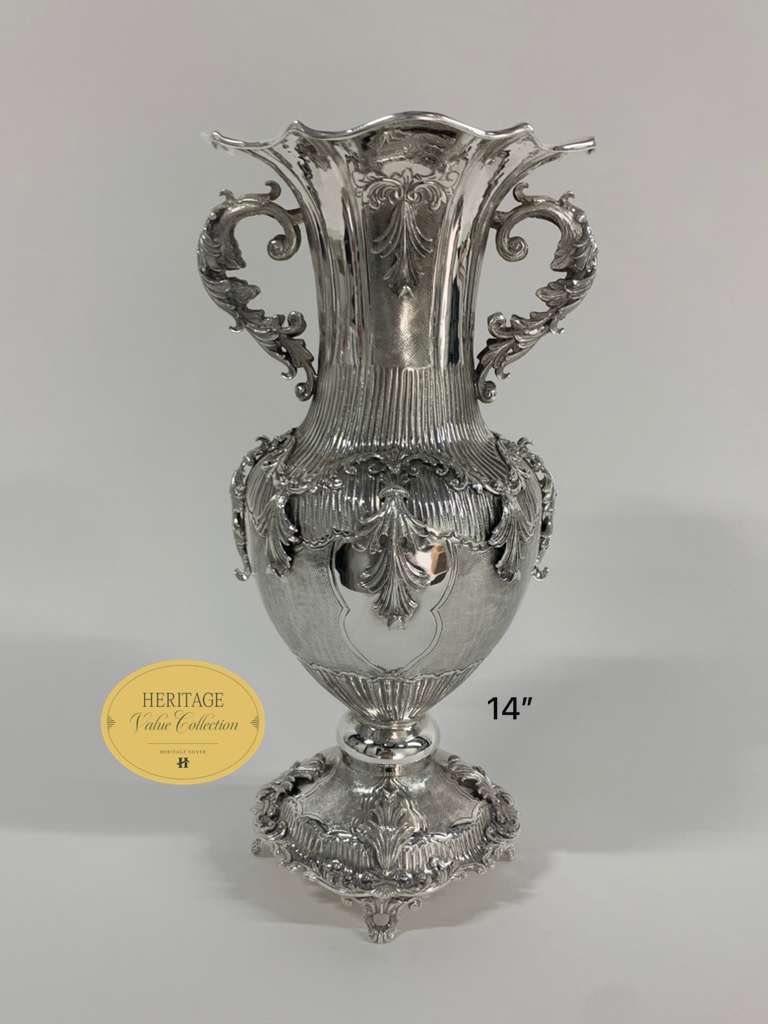VASE WITH HANDLE