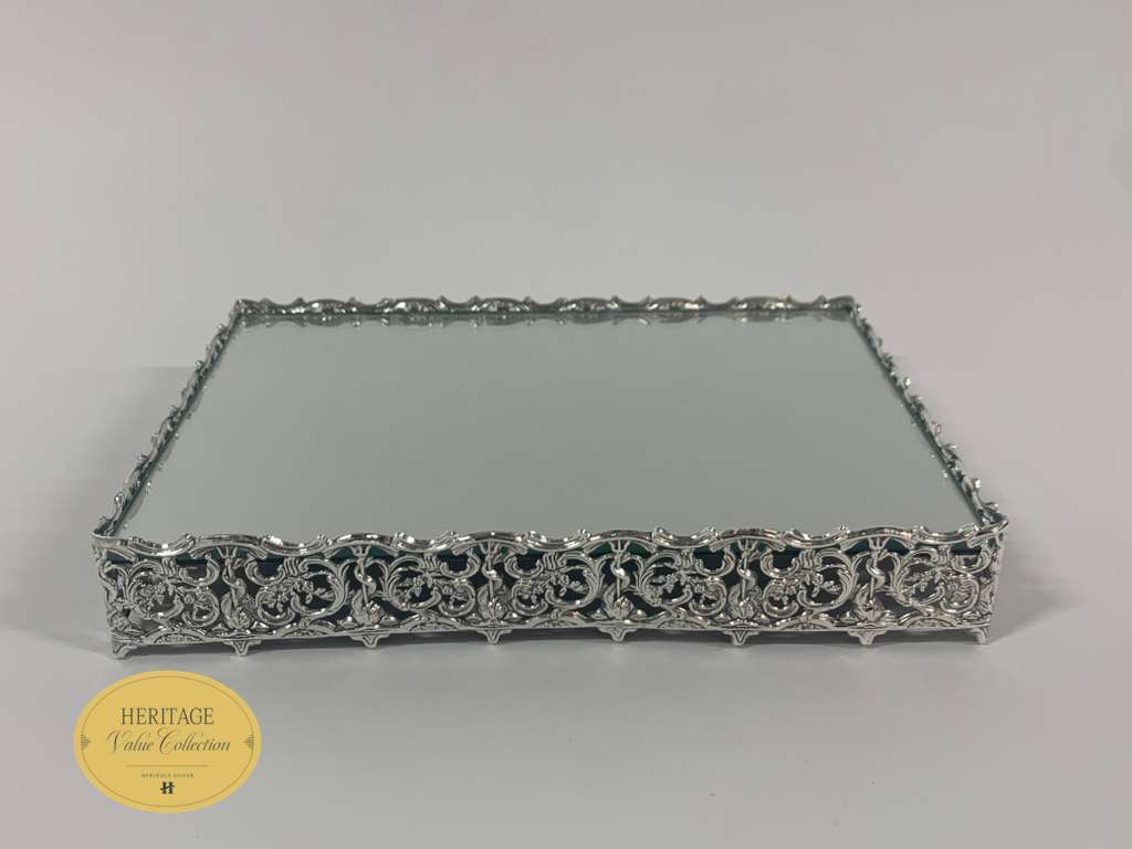 LACE TRAY FOR WHISKY CUPS
